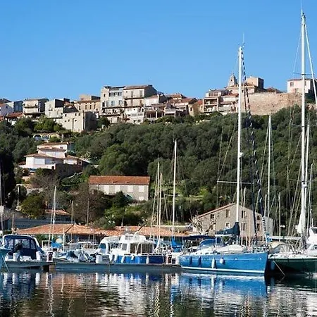 Mini Erbalunga, Santa Giulia Βίλα